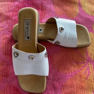 Brighton “Yoko” heart accent Sandals, sz 8